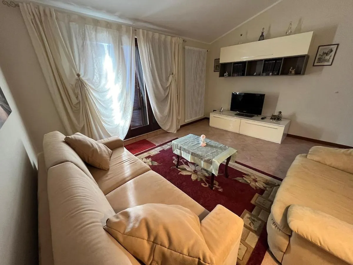 Apartment Appartamento La Fabiola Langhirano